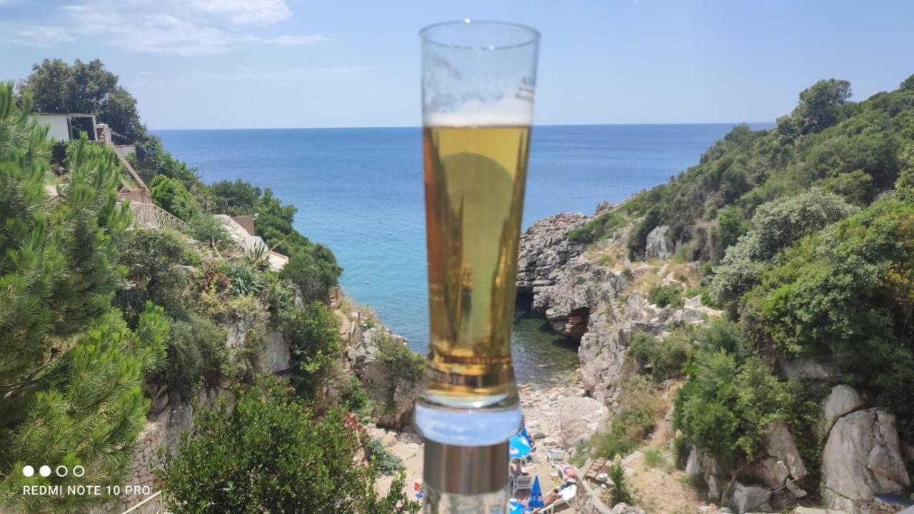 Novalic Hotel Dobra Voda Exteriör bild