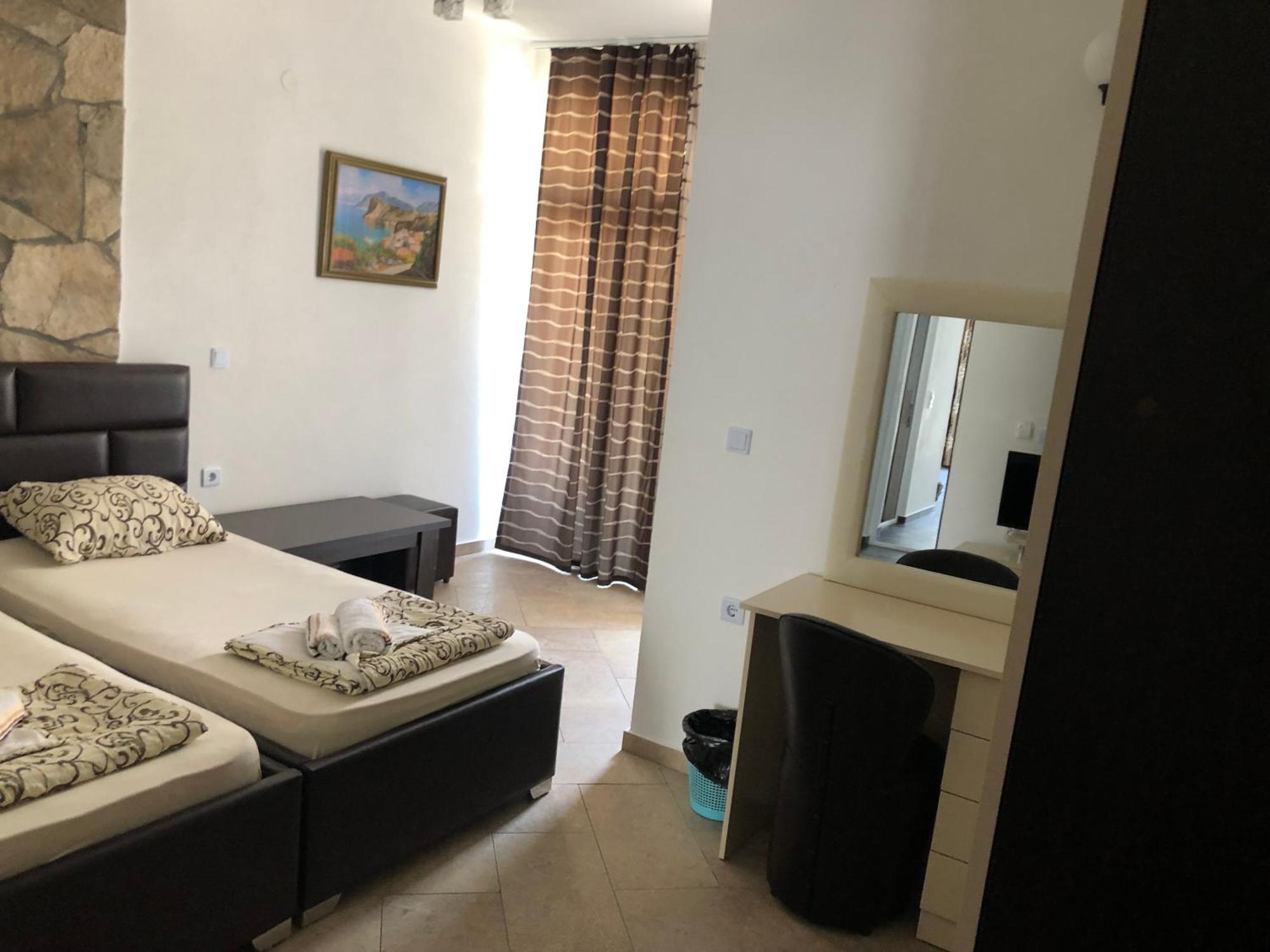Novalic Hotel Dobra Voda Exteriör bild