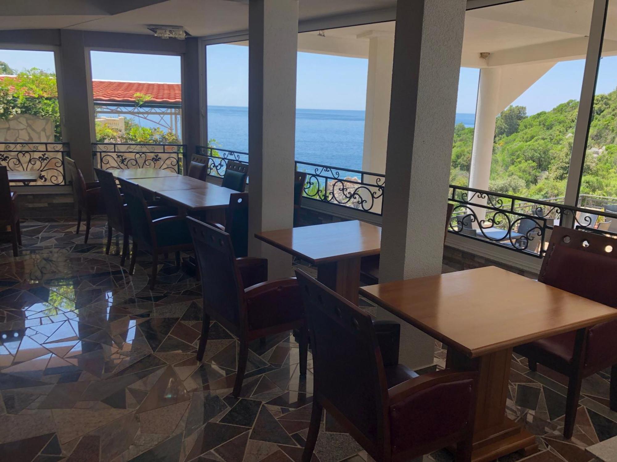 Novalic Hotel Dobra Voda Exteriör bild