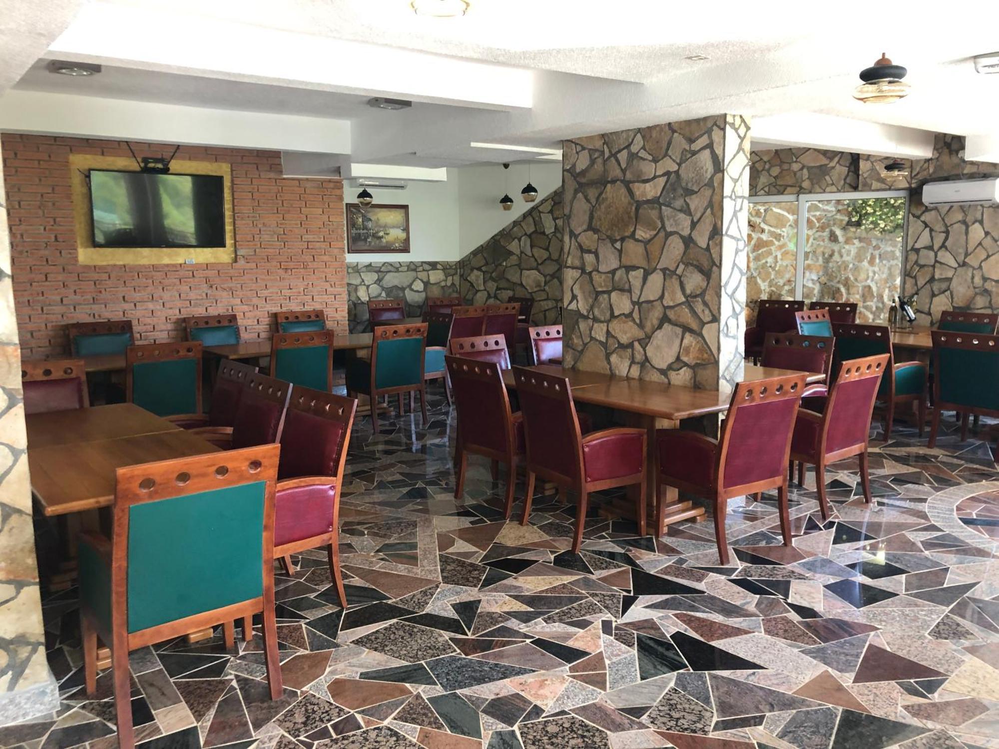 Novalic Hotel Dobra Voda Exteriör bild