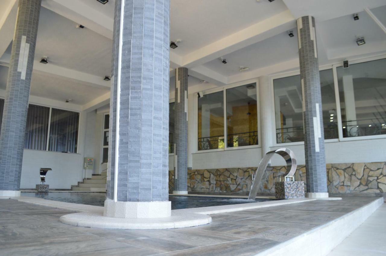 Novalic Hotel Dobra Voda Exteriör bild